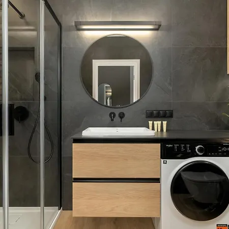 Nowoczesny Z Parkingiem W Sasiedztwie Starego Zoo By Renters Apartamento
